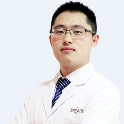 李龙