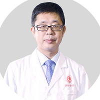 周巍