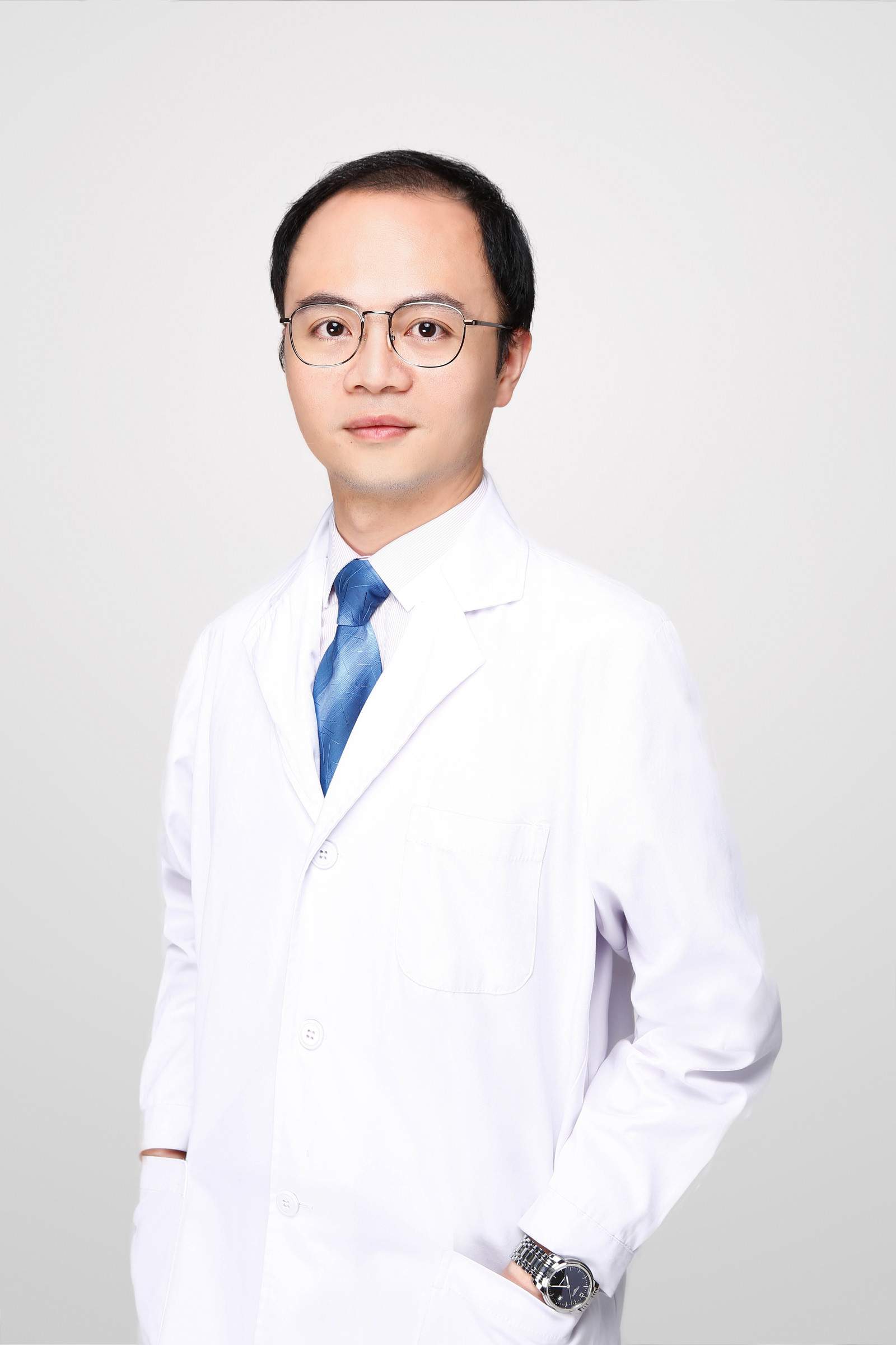 梁威杰