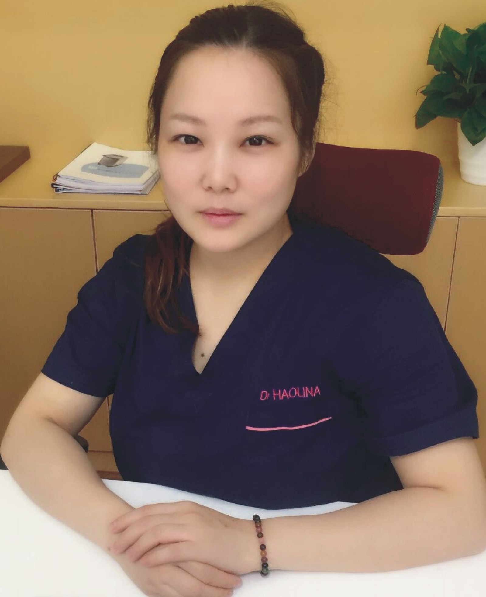 郝丽娜
