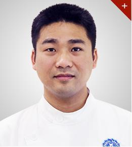 梁展朋