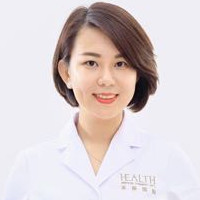卢英