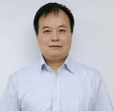 闫立新